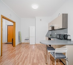 Улучшенная квартира ул. 8 Марта 190 с отдельной спальней в Rooms-Eкб