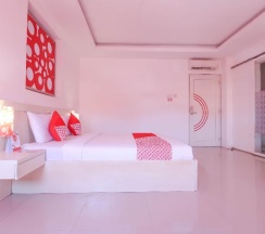 Двухместный номер Standard двуспальная кровать в OYO 1489 Simona Hotel