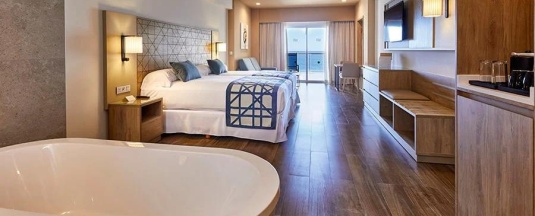 Двухместный полулюкс Elite Club seafront двуспальная кровать в Hotel Riu Palace Baja California - Adults Only - All Inclusive