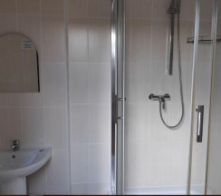 Номер стандарт семейный с 1 двуспальной кроватью в Курилотрансавто