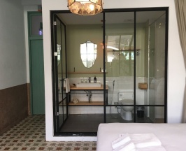 Двухместный номер Deluxe двуспальная кровать в Laile Hostel
