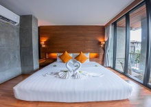 Двухместный номер Standard с балконом двуспальная кровать в J4 Hotel Samui