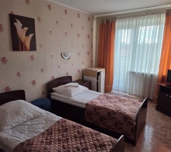 Трехместный с балконом эконом в Патриот