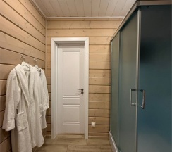 Хаусбот 2 в Времена Года