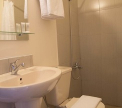 Четырёхместный номер Standard с 2 комнатами с видом на город в Antika Amman Hotel