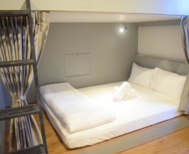 Кровать в общем номере (женский номер) в Capzule Bed Phuket