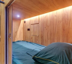 Мужской номер капсульный в Rooms hostel