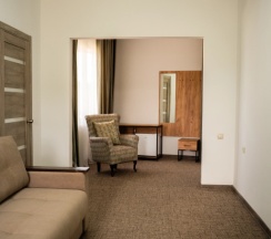 Семейный номер Comfort с балконом в Rodnik village&SPA