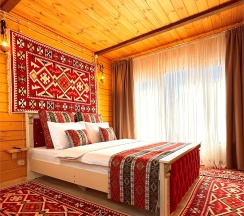 Двухместный стандарт с общей террасой и видом на горы | 2 этаж в Hayat Haus