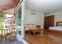 Двухместный номер Classic с балконом двуспальная кровать в Aura Samui Best Beach Hotel