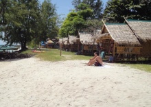 Бунгало beachfront в Varin Village