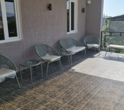 Трёхместный номер Standard с видом на внутренний двор в Премьер-Сухум