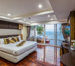 Люкс Spa Bath с 2 комнатами с балконом и с видом на море в Отель Royal Beach Boutique Resort & Spa