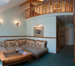 Номер стандарт с мезонином (Терем) 3* в Царская деревня