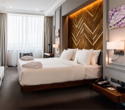Номер категории «Люкс» с большой кроватью (King size) в Hilton Garden Inn Volgograd