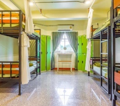 Кровать в общем номере (женский номер) в OYO 928 Leaf Hostel