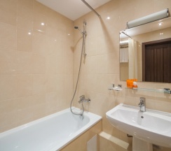 Апартаменты Superior c 1 комнатой с балконом и с красивым видом из окна в Комплекс апартаментов Комфорт