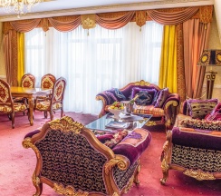 Двухкомнатный люкс с балконом и видом на море в Grand Palace