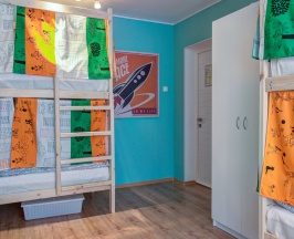 Кровать в общем номере (женский номер) в Jazz HostelPskov