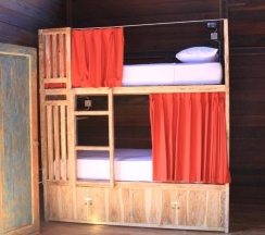 Кровать в общем номере в The Tipsy Gypsy Hostel