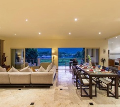 Вилла с 3 комнатами с балконом в Viola Pool Villa