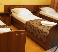 Трехместный номер с 3 односпальными кроватями в Smart Hotel KDO Омск