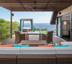 Двухместный номер Terrace Whirlpool двуспальная кровать в Hyatt Regency Phuket Resort