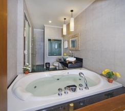 Апартаменты Deluxe с 2 комнатами с видом на бассейн 2 отдельные кровати в Sun Paradise Villas Karon