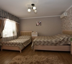 люкс 3-х м. 4.5 в Сказка Инн