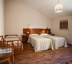 Трёхместный номер Standard в Hotel Blumen