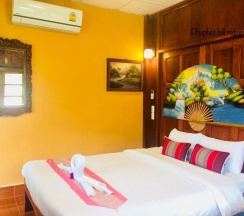 Бунгало с красивым видом из окна в Phuphet Hill Resort