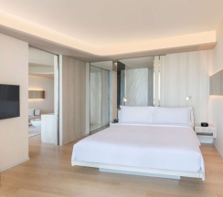 Двухместный Ocean Suite Prestige двуспальная кровать в Hilton Pattaya