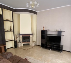 Коттедж улучшенный с 3 диванами в Курортный