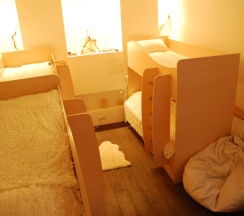 Кровать в общем номере (Без окна) (женский номер) в Royal