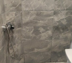 Двухместный номер с балконом с видом на улиц в Amina