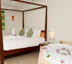Двухместная Penthouse Royal Elite (двуспальная кровать) в Sandos Caracol Select Club - только для взрослых, все включено