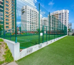 Апартаменты с балконом и с красивым видом из окна в Andora-apart