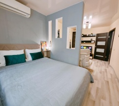 1-комнатные апартаменты люкс с 1 двуспальной кроватью в Sutki Life (Сутки Лайф) на 40 лет Победы 17А