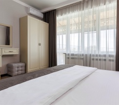 Полулюкс с диваном и лоджией 2 этаж (3) в Береза