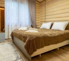 Сруб Малый с красивым видом из окна в Wood palace