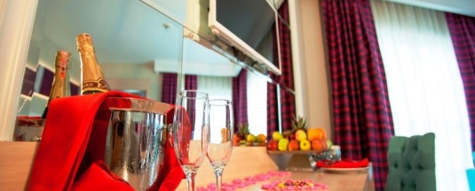 Двухместный номер Deluxe с видом на окрестности двуспальная кровать в Azura Deluxe Resort & Spa