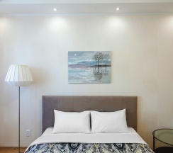 Апартаменты улучшенные Фрунзе,49 16 этаж в AntoninaApartments (АнтонинаАпартментс) на улице Крылова