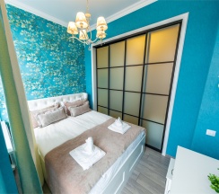 Люкс с балконом в Home Aparts