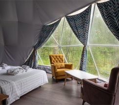 Глэмп в New Riga Village