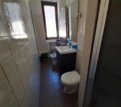 Четырёхместный семейный номер Standard в Gira Guest House