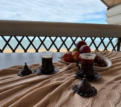 Коттедж с балконом и с красивым видом из окна в Domik_05