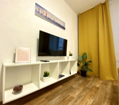 "Baltic Sunset" Однокомнатная квартира с видом на Финский залив (Метро Ленинский проспект/Автово, 10 минут на транспорте) в Rauktis apartments