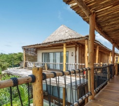 Двухместный номер Tsuri Deluxe with jungle view двуспальная кровать в Hotel Shibari Tulum - Restaurant & Cenote Club