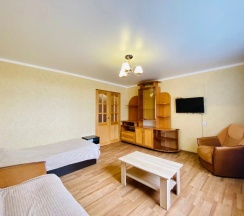 Апартаменты с балконом и с видом на город в Apartments on str. International, bld. 36