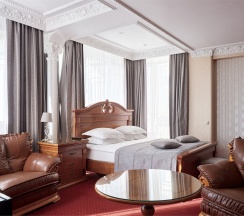 Джуниор Сюит в Европа